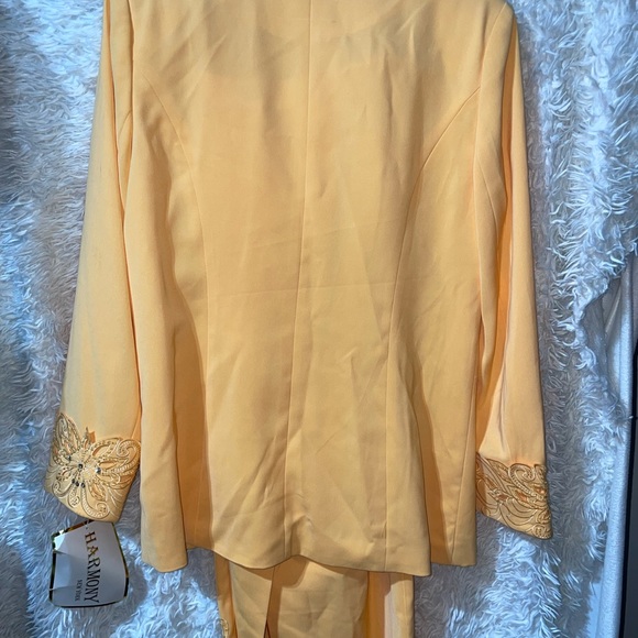 Harmony New York Suit set - Picture 2 of 4